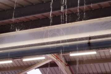 Goteras en el Mercado Municipal/TA.